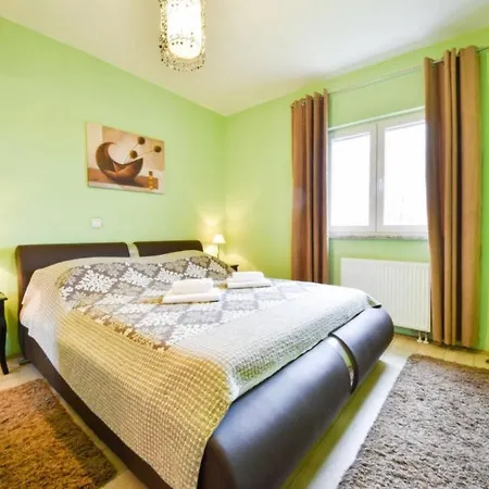 Family Friendly House With A Parking Space Galovac, Zadar - 17912 Galovac (Zadar)