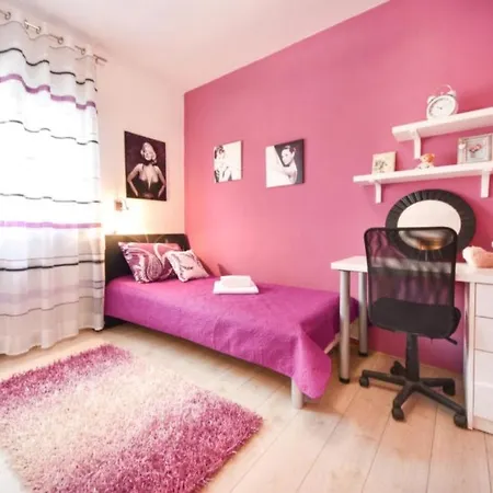 Family Friendly House With A Parking Space Galovac, Zadar - 17912 Tatil Evi *