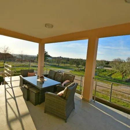 Family Friendly House With A Parking Space Galovac, Zadar - 17912 Tatil Evi Galovac (Zadar)